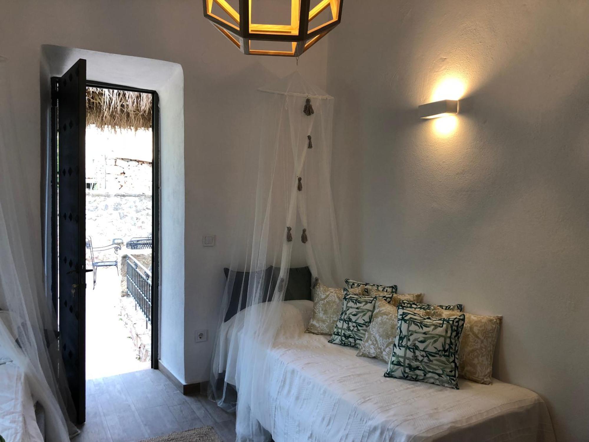 Villa Vager Mani Hotel 卡拉马塔 外观 照片