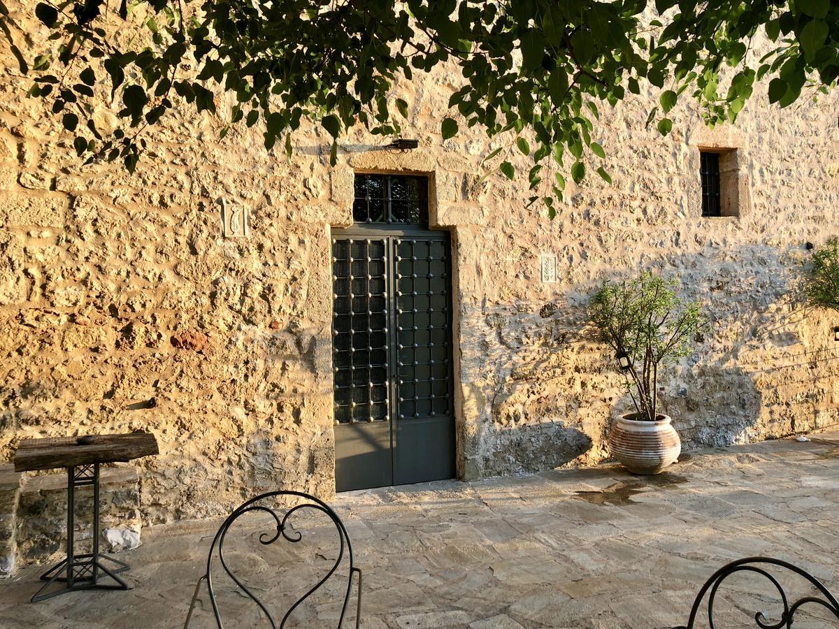 Villa Vager Mani Hotel 卡拉马塔 外观 照片